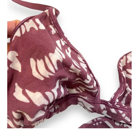 SKIMS By Kim Kardashian- FITS EVERYBODY Triangle BRALETTE | S, Raspberry Purple - Picture 4 of 9